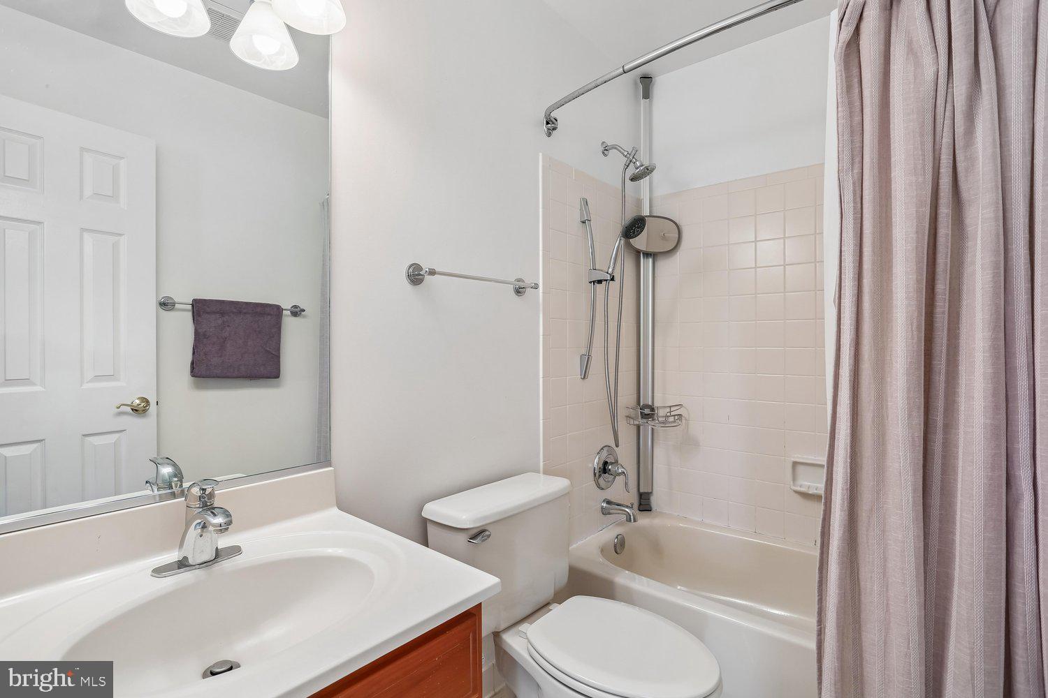 12321 Rivers Edge Drive Potomac, MD 20854 - Photo 58 of 103 Hall Bath for 5th UL Bedroom