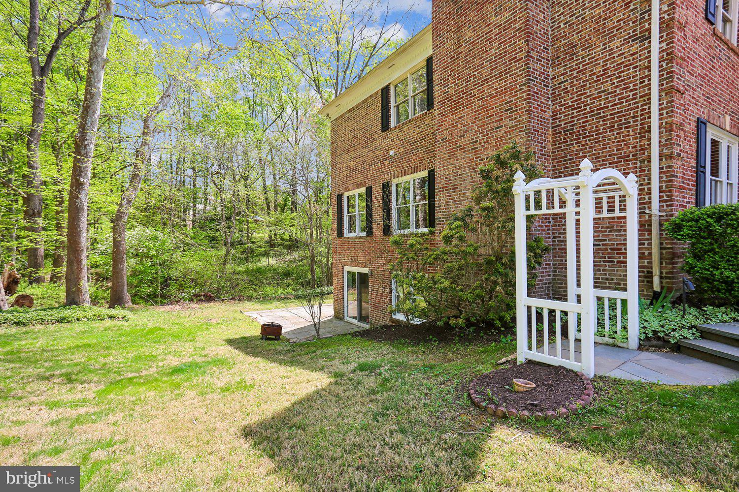 12321 Rivers Edge Drive Potomac, MD 20854 - Photo 94 of 103 Side Yard