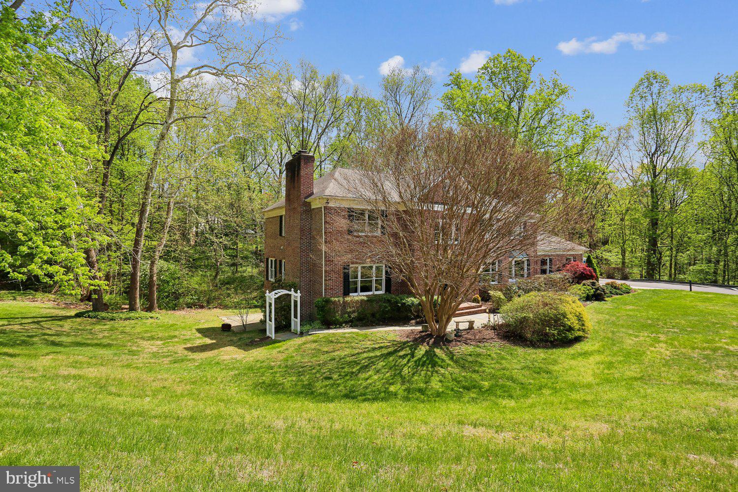 12321 Rivers Edge Drive Potomac, MD 20854 - Photo 10 of 103 Front Yard