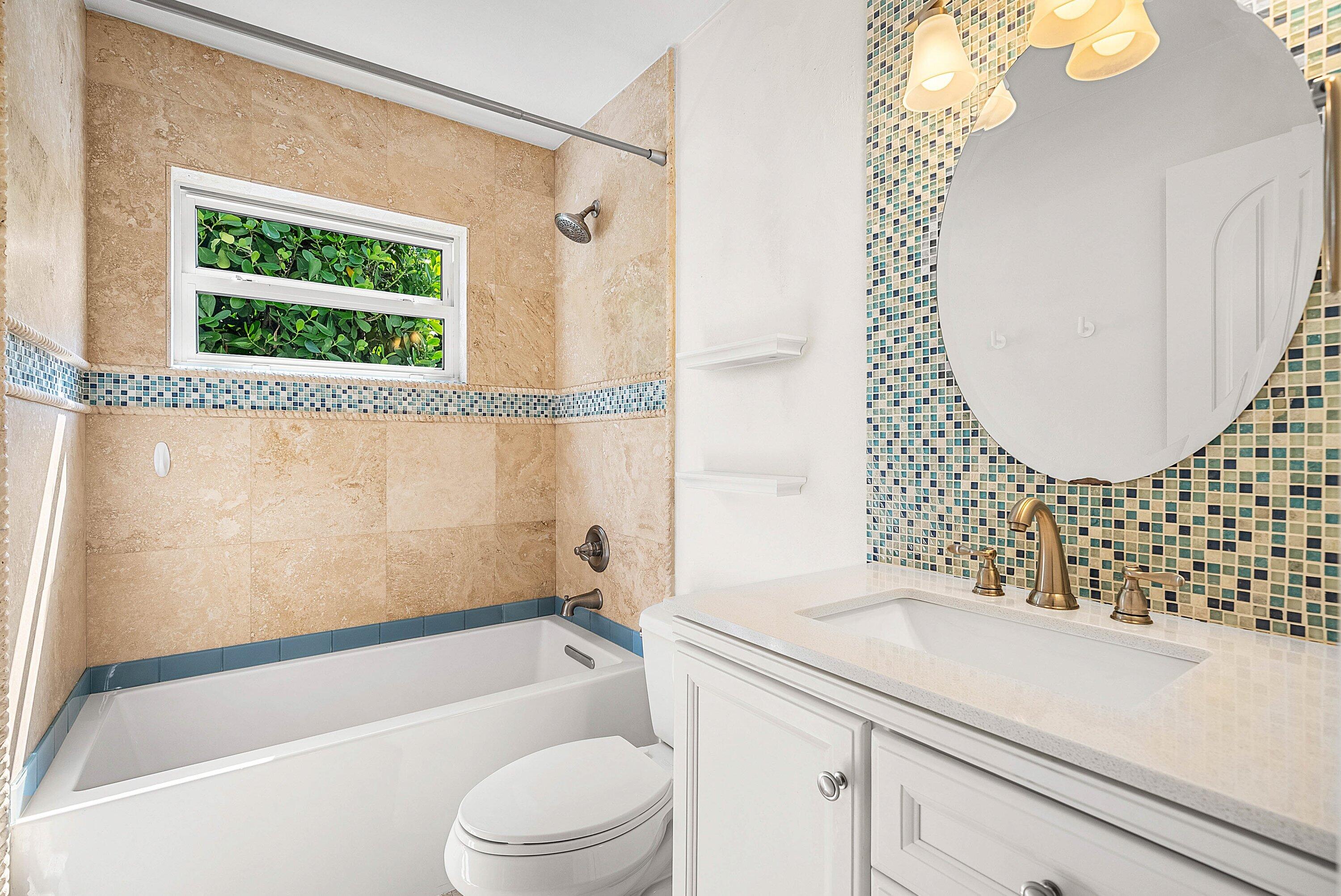 1508 Cormorant Road Delray Beach, FL 33444 - Photo 29 of 54 Guerst Bathroom