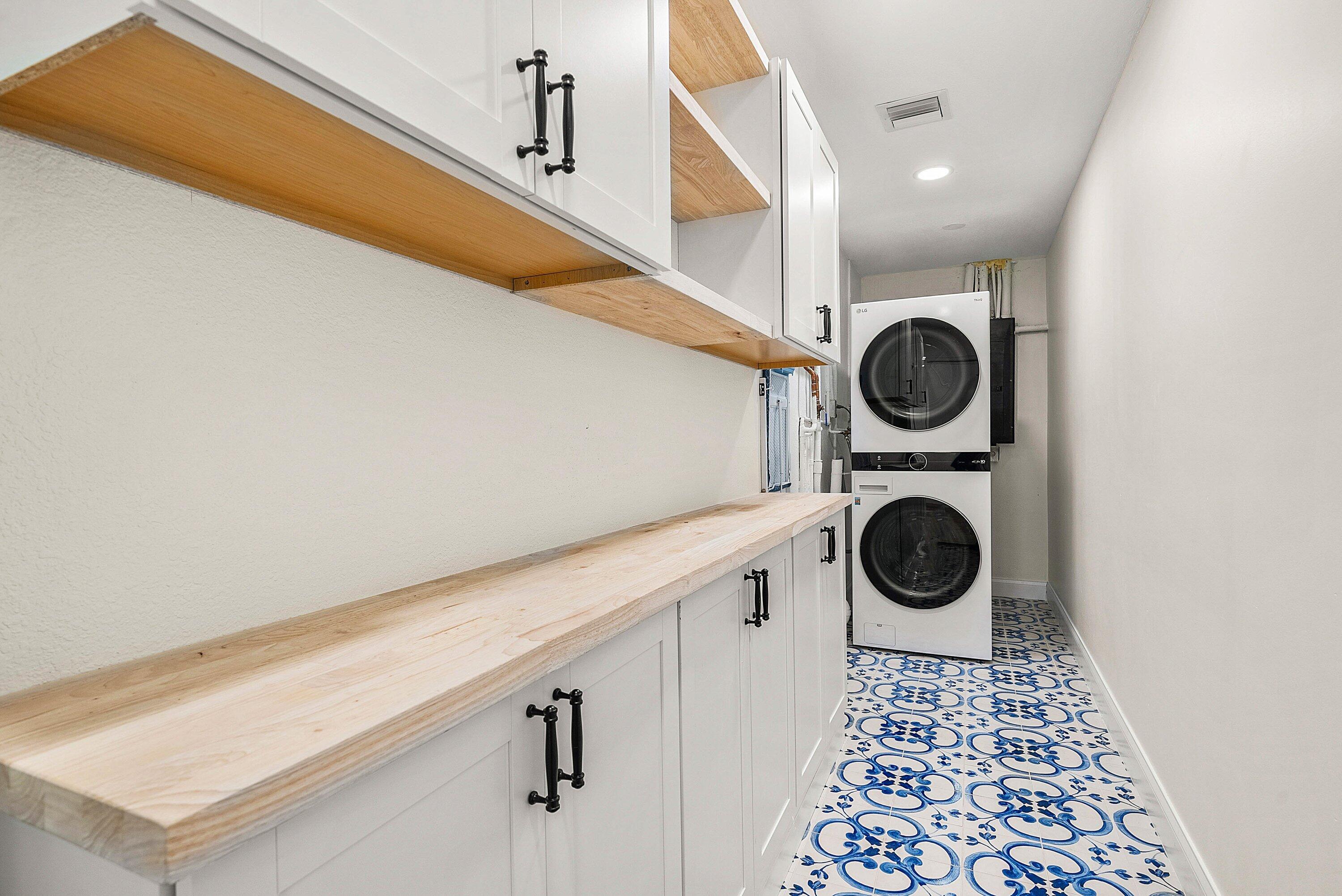 1508 Cormorant Road Delray Beach, FL 33444 - Photo 30 of 54 Laundry Room