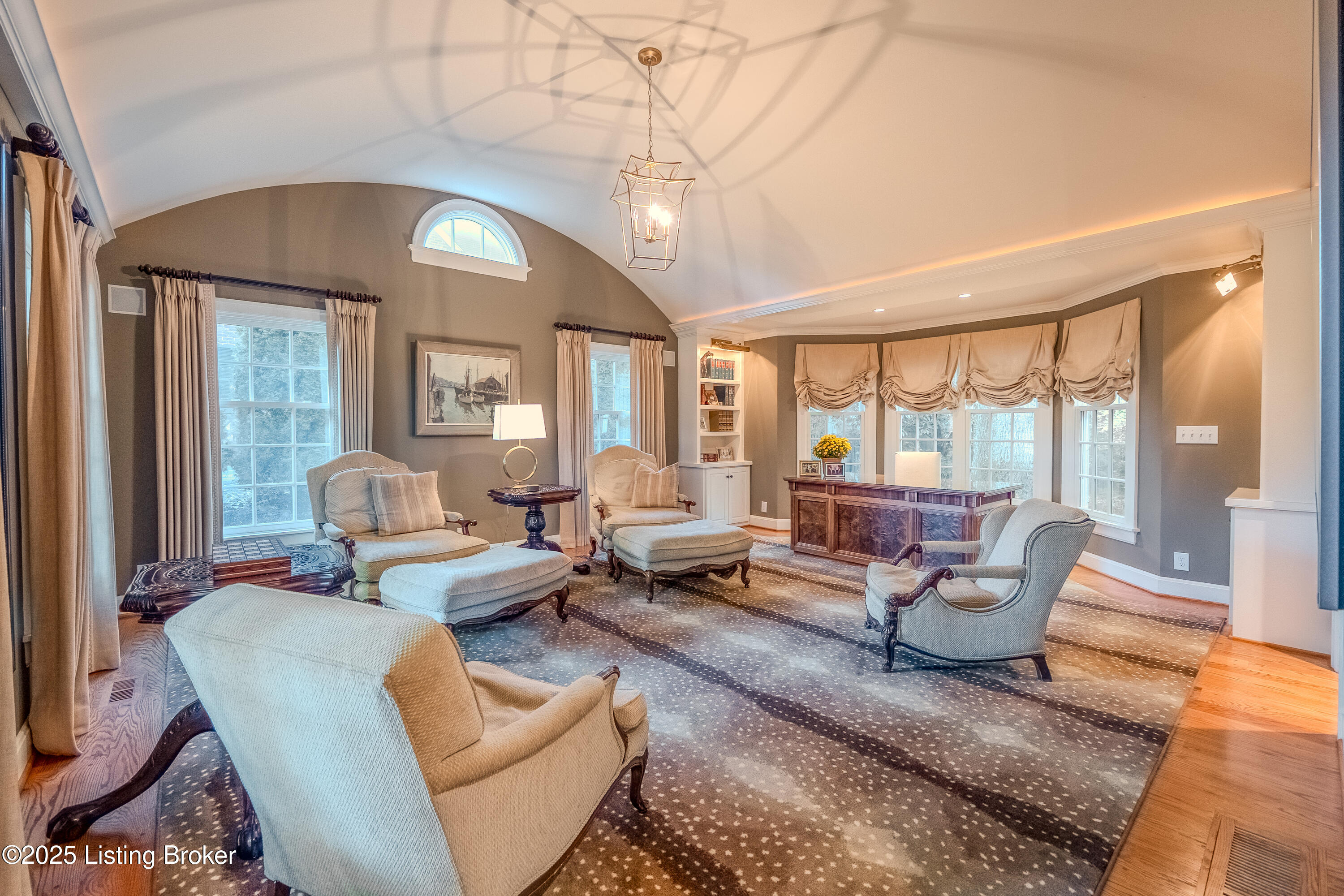 320 Mockingbird Hill Road Louisville, KY 40207 - Photo 8 of 68 A7405299-HDR