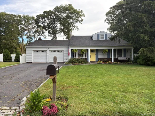 $640,000 | 9 Sugar Bush Lane, Coram, NY 11727