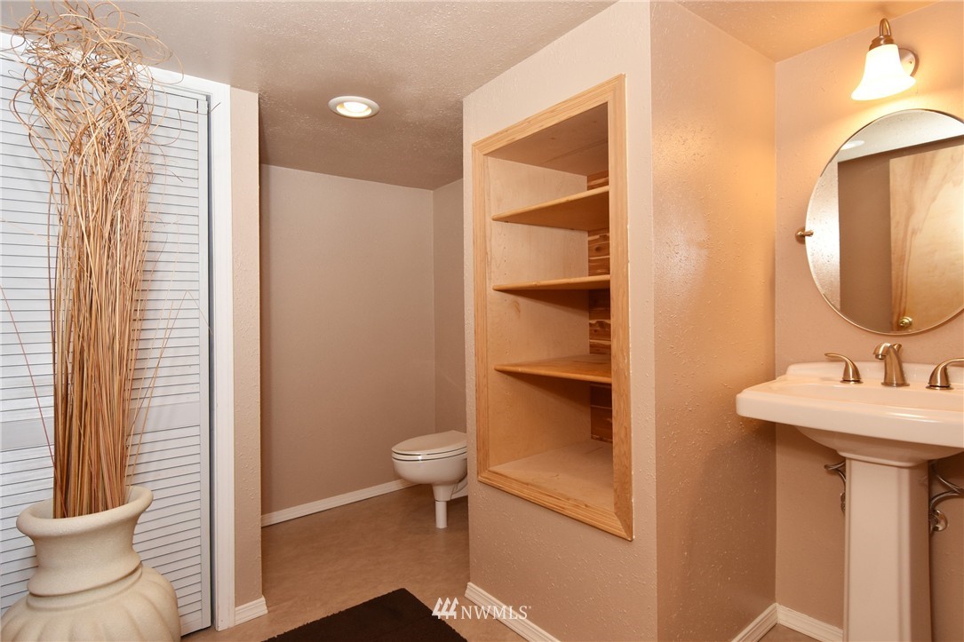 4115 Southwest Kenyon Street Seattle, WA 98136 - Photo 23 of 25 Gallery Image 23