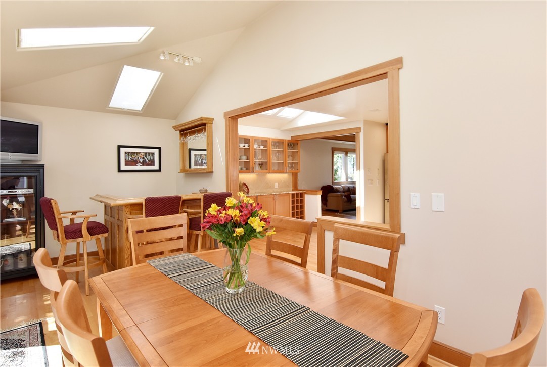 4115 Southwest Kenyon Street Seattle, WA 98136 - Photo 8 of 25 Gallery Image 8