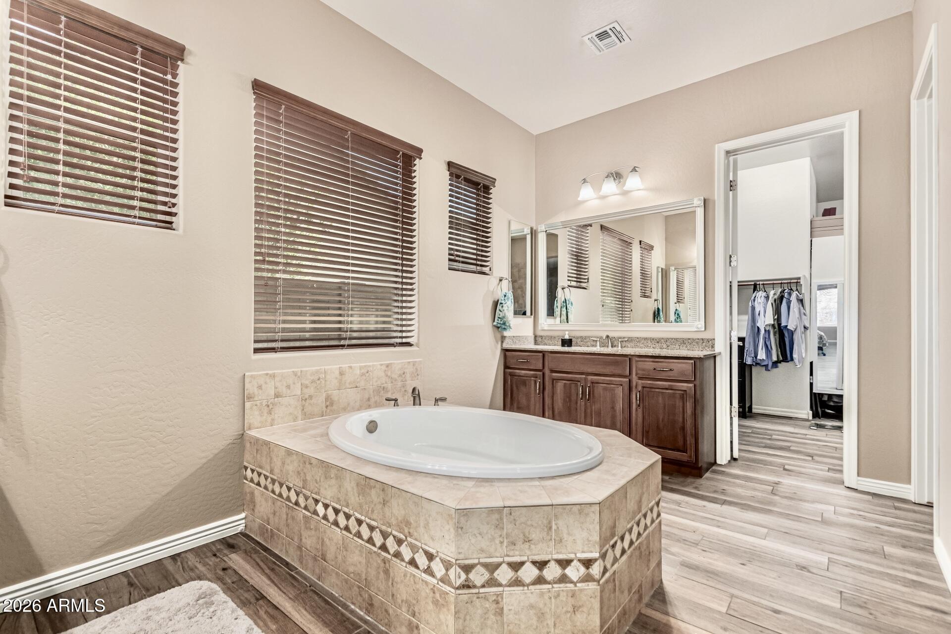 7242 West Rowel Road Peoria, AZ 85383 - Photo 13 of 28 fullsizeoutput_be39