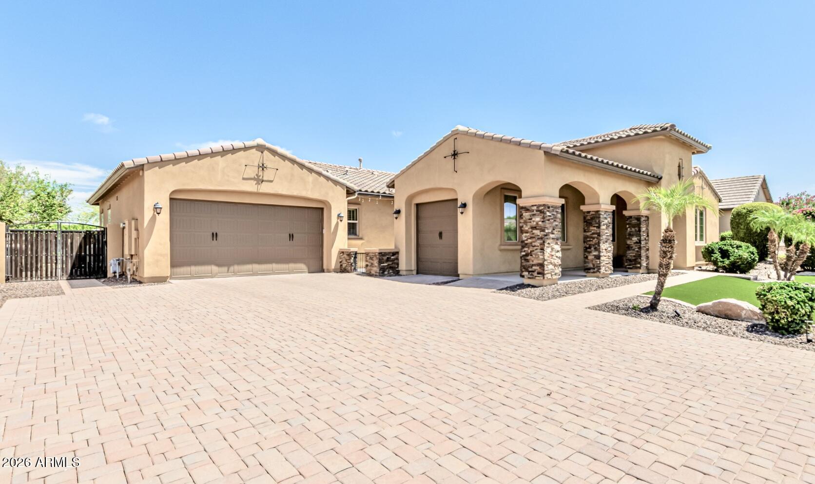 7242 West Rowel Road Peoria, AZ 85383 - Photo 3 of 28 fullsizeoutput_cb61