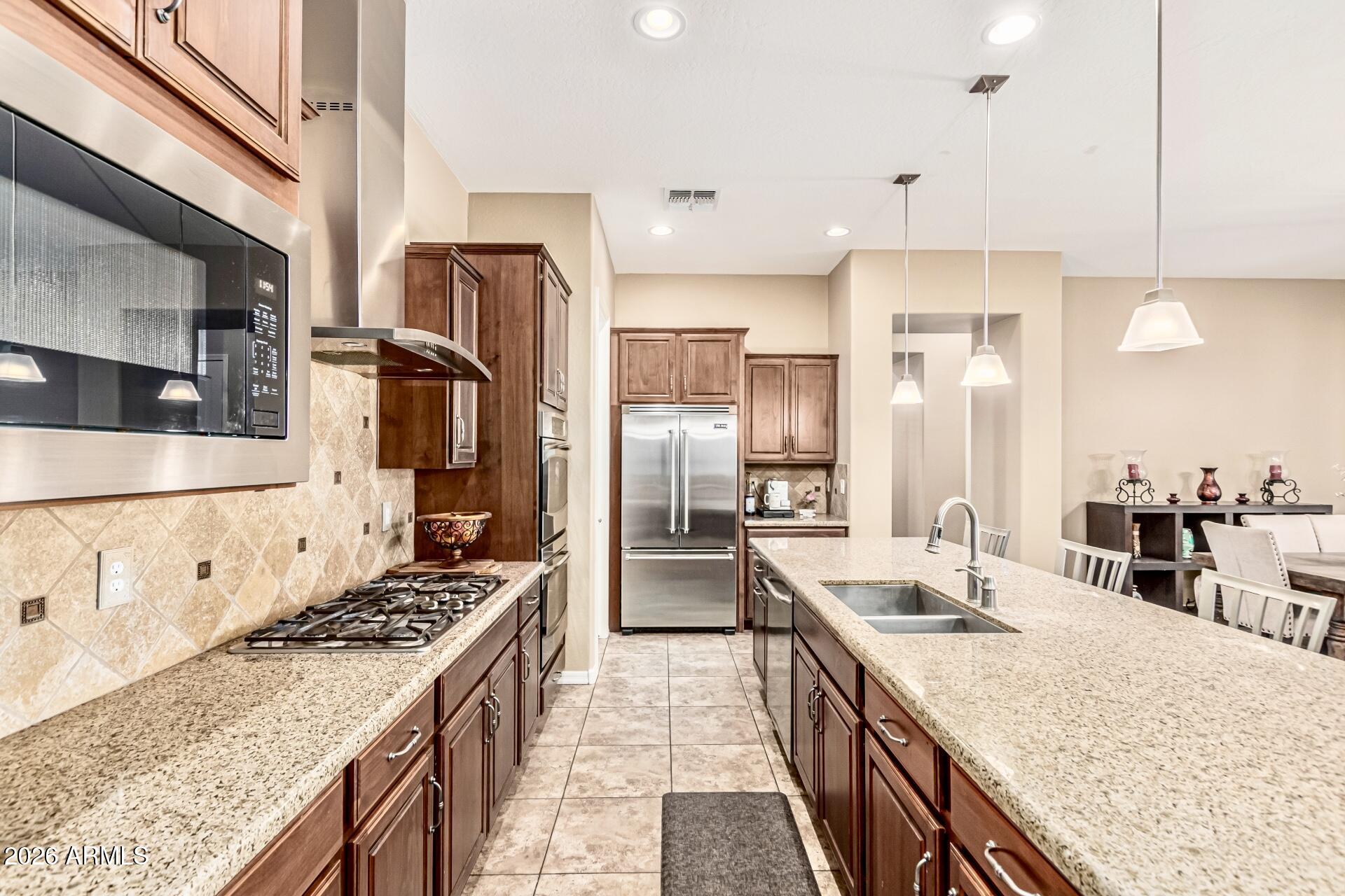 7242 West Rowel Road Peoria, AZ 85383 - Photo 6 of 28 fullsizeoutput_be28