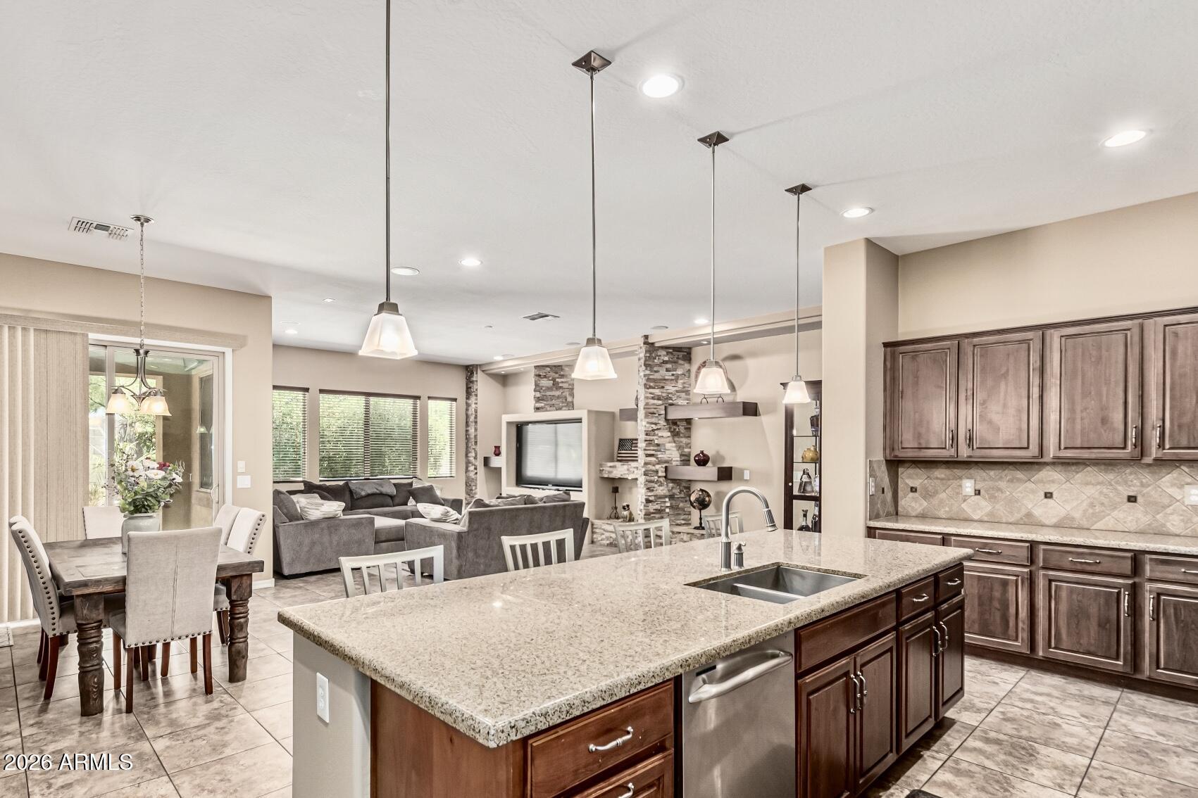 7242 West Rowel Road Peoria, AZ 85383 - Photo 8 of 28 fullsizeoutput_cb5f