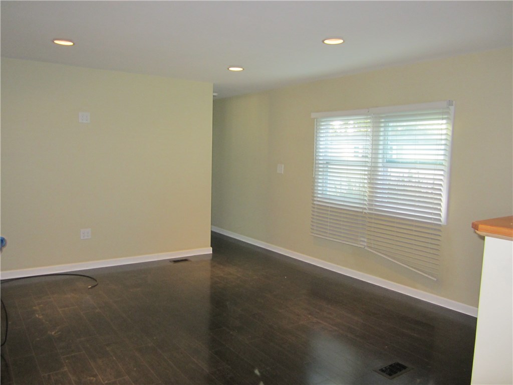 32 Lane B Coventry, RI 02816 - Photo 5 of 11 Gallery Image 5