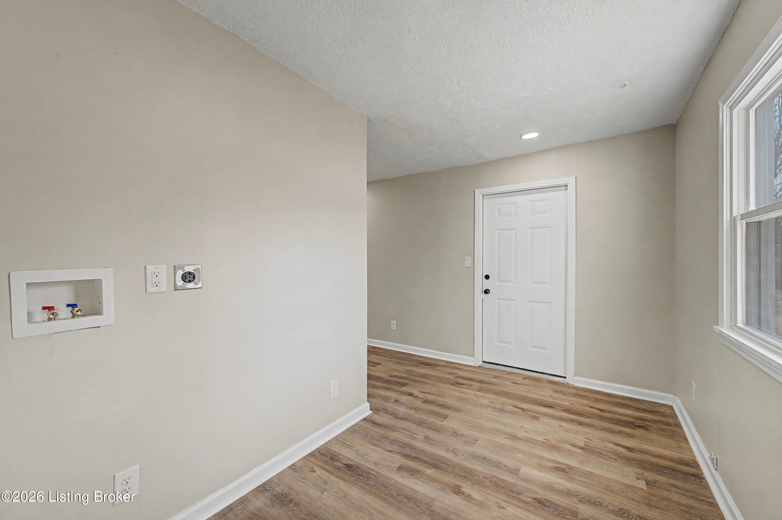 711 Shaffer Road Fairdale, KY 40118 - Photo 24 of 29 Laundry