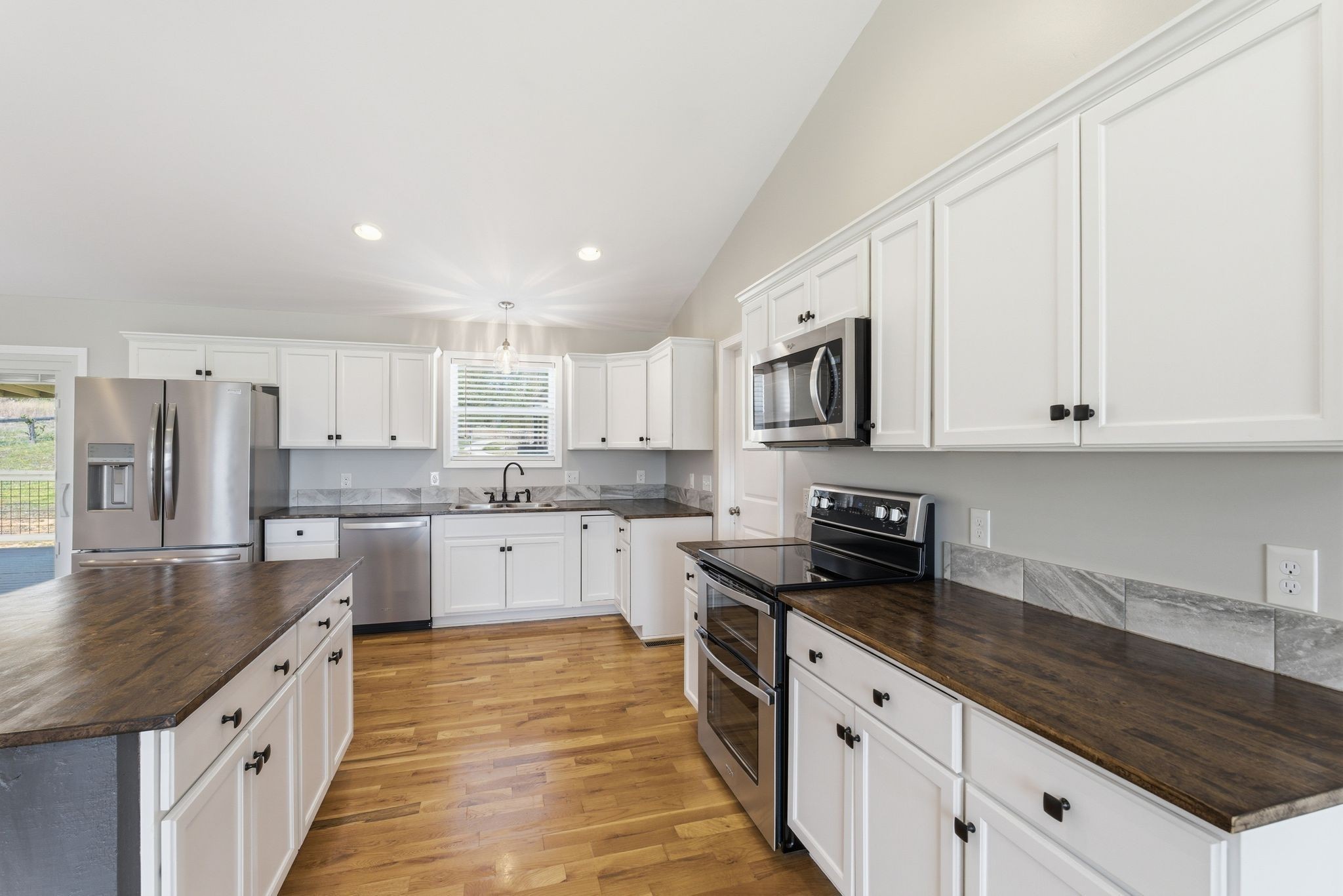 1041 Twin Creek Road Charlotte, TN 37036 - Photo 13 of 66
