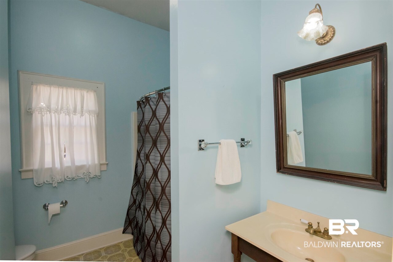 220 Hazel Street Mobile, AL 36607 - Photo 27 of 36
