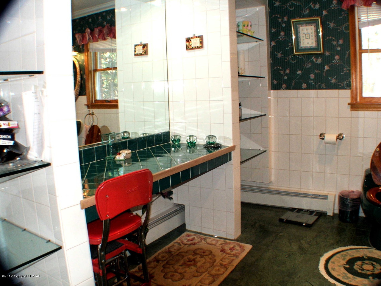 488 Rinker Road Stroudsburg, PA 18360 - Photo 36 of 54 a room with furniture and a window