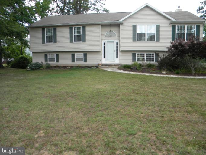 710 East Shore Road Pasadena, MD 21122 - Photo 16 of 16 Exterior (Front)