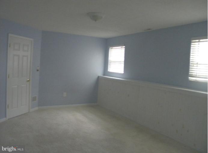 710 East Shore Road Pasadena, MD 21122 - Photo 4 of 16 Family Room
