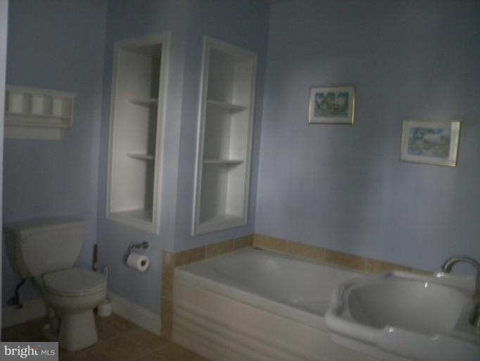 710 East Shore Road Pasadena, MD 21122 - Photo 10 of 16 Bath (Master)