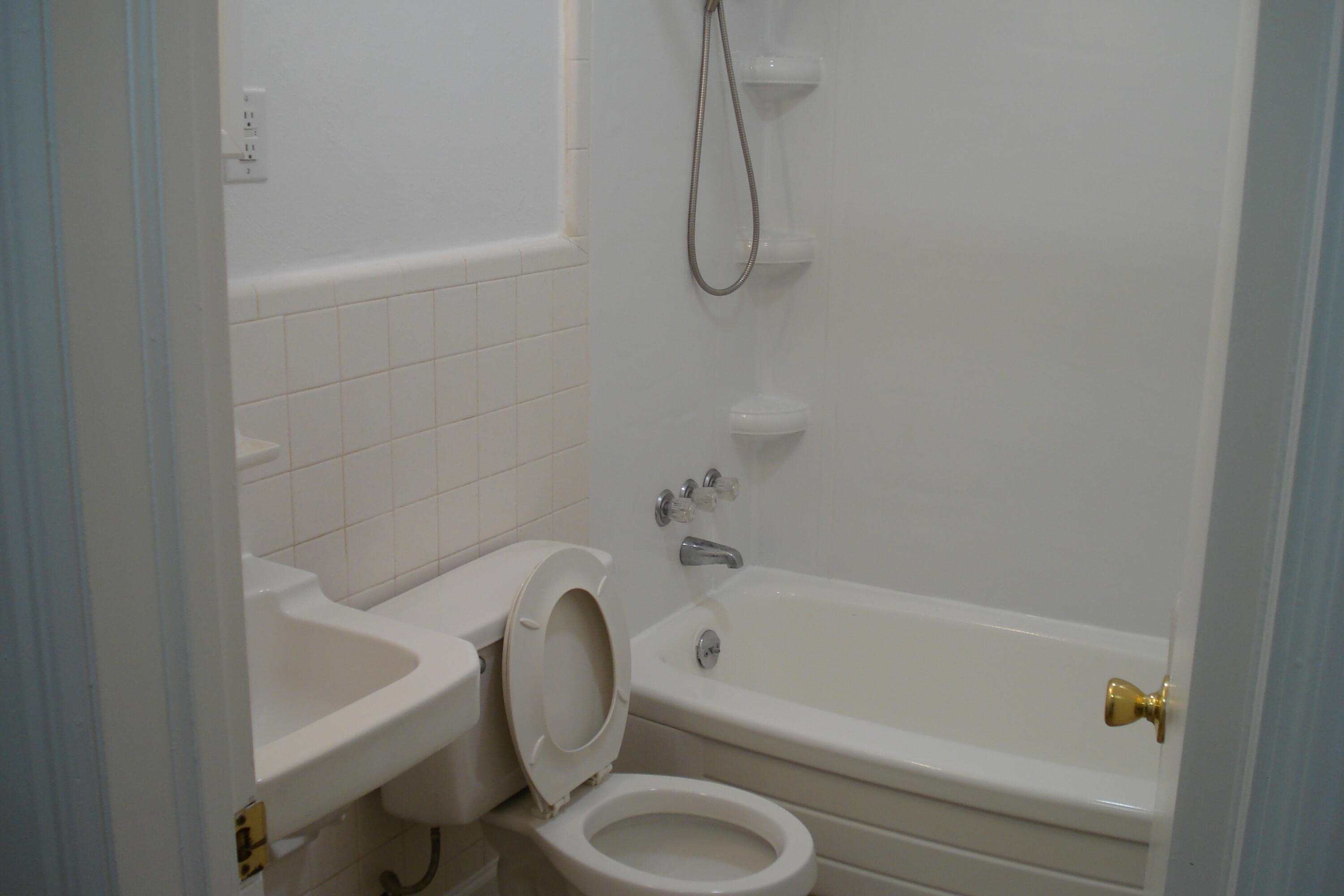 1837 Avon Road Southwest Roanoke, VA 24015 - Photo 9 of 10 DSC02278