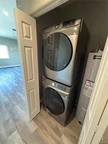 a view of a houses with a yard