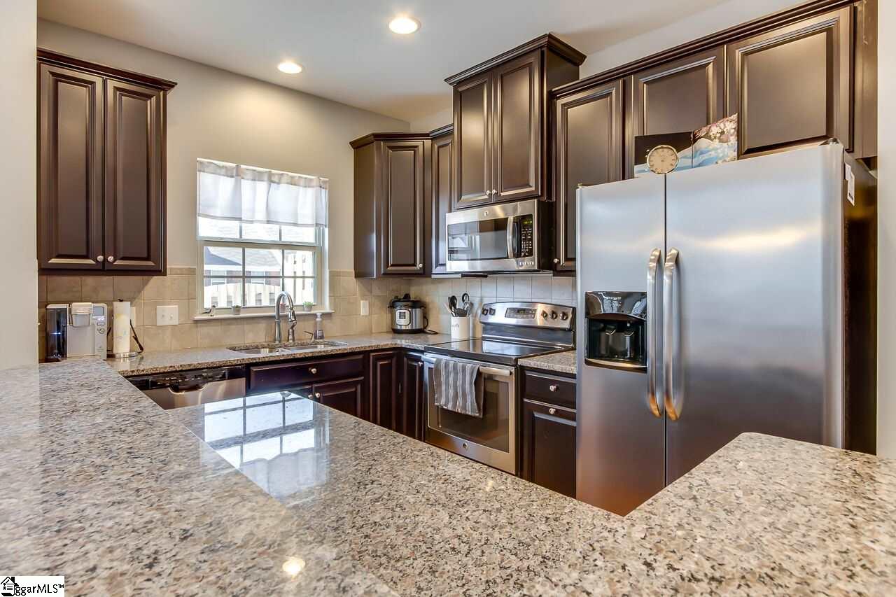 428 Christiane Way Greenville, SC 29607 - Photo 3 of 27 Gallery Image 3