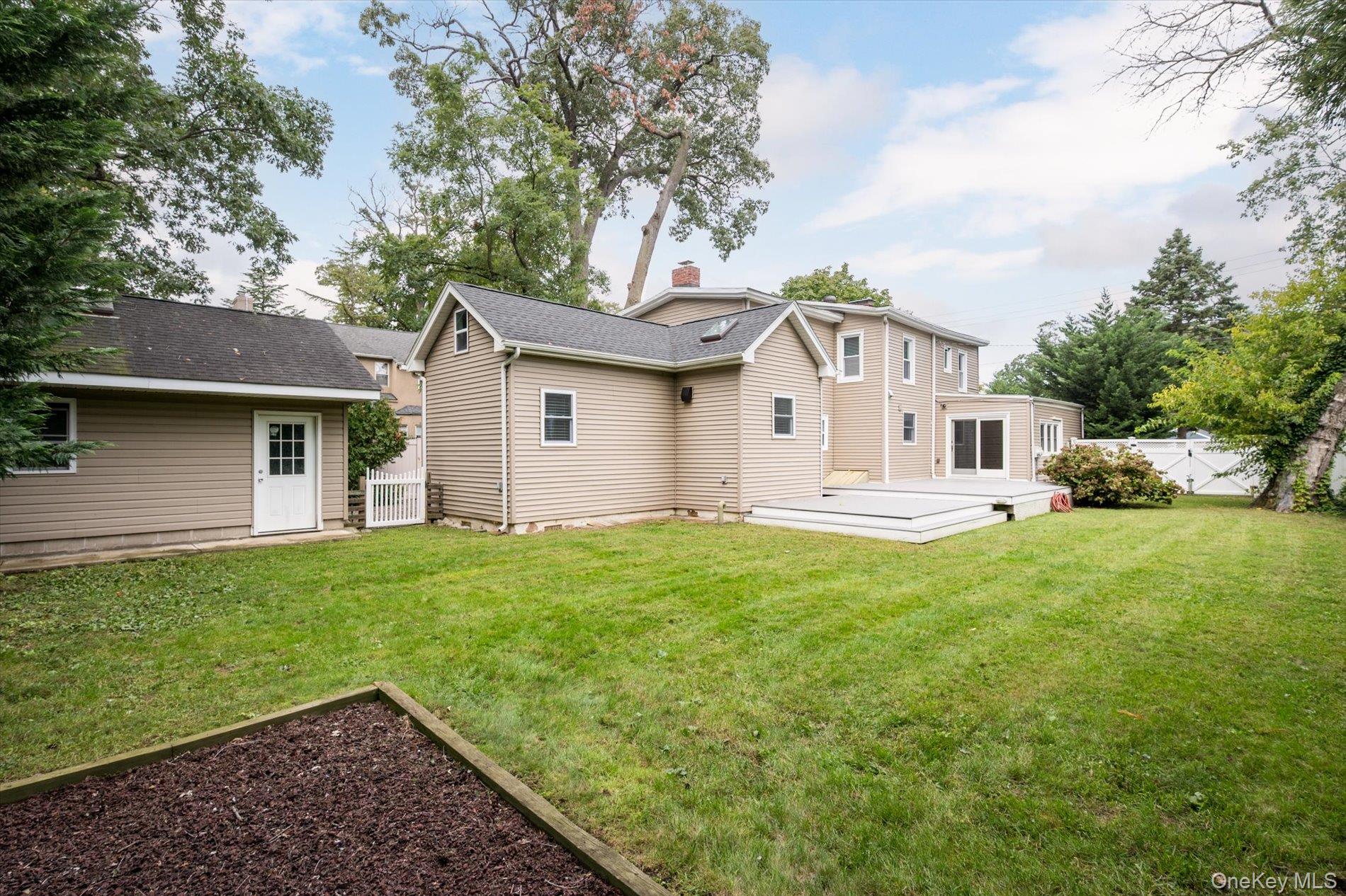 234 Foxhurst Road Oceanside, NY 11572 - Photo 24 of 29 Gallery Image 24