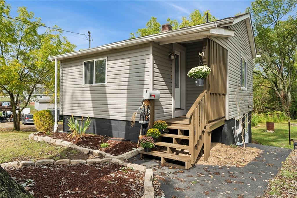 931 Wildlife Lodge Road Lower Burrell, PA 15068 - Photo 2 of 36