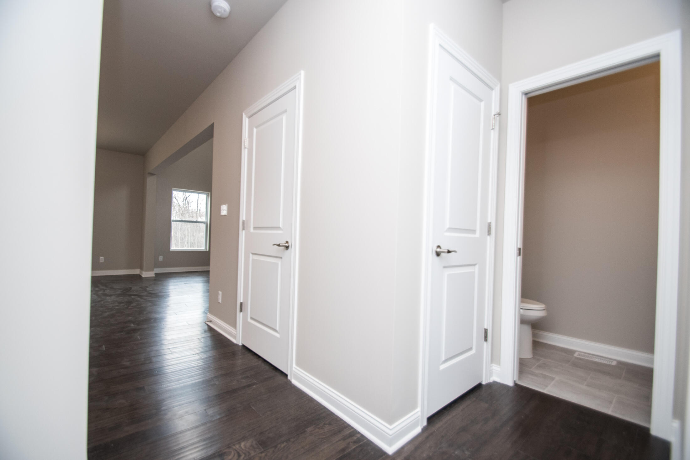 1752 Forest Ridge Drive Valparaiso, IN 46385 - Photo 11 of 21 2200x1467