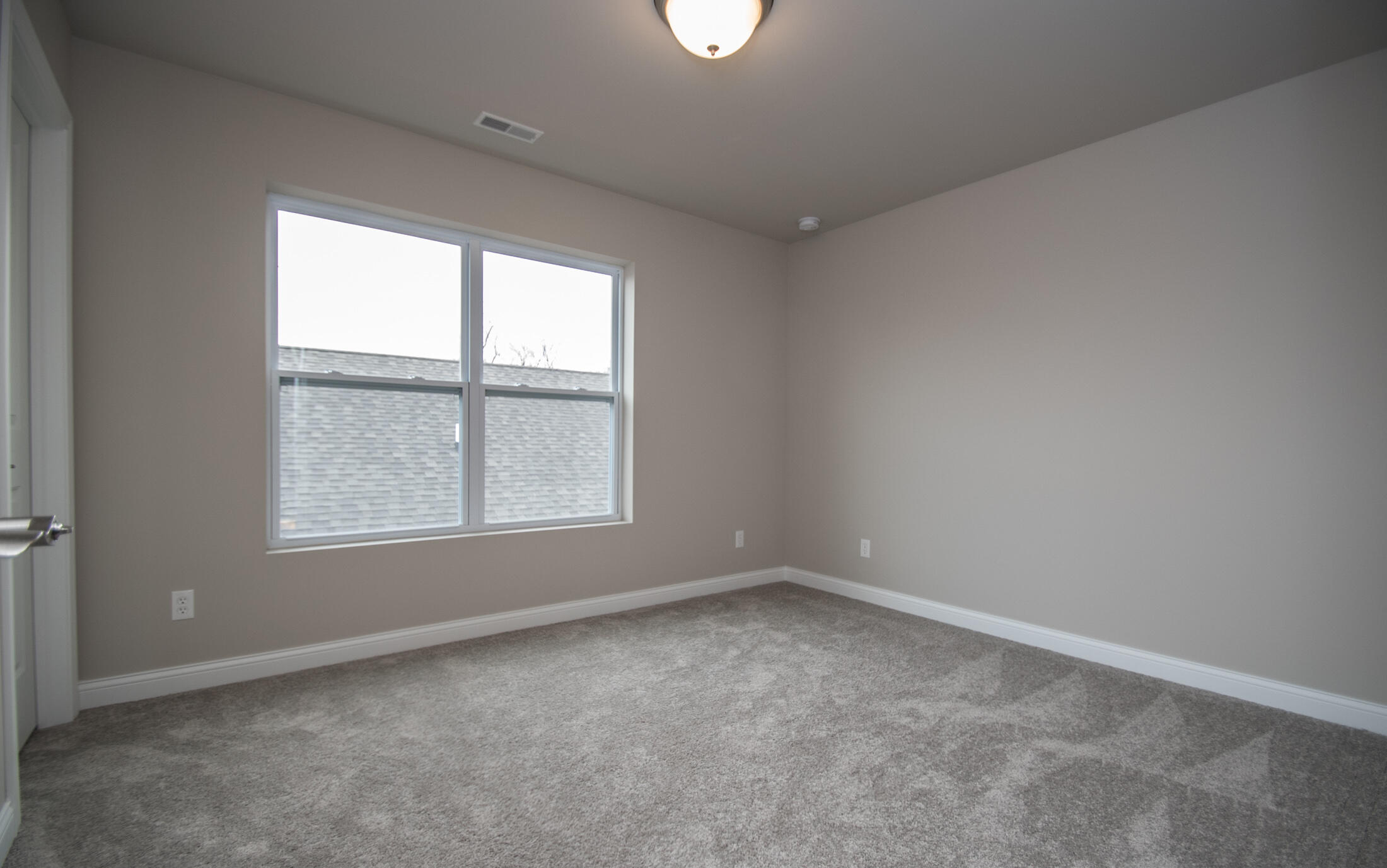 1752 Forest Ridge Drive Valparaiso, IN 46385 - Photo 18 of 21 2200x1378