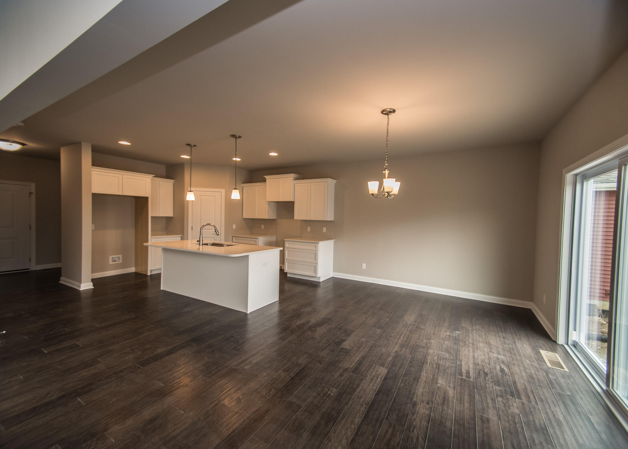 1752 Forest Ridge Drive Valparaiso, IN 46385 - Photo 5 of 21 2200x1572