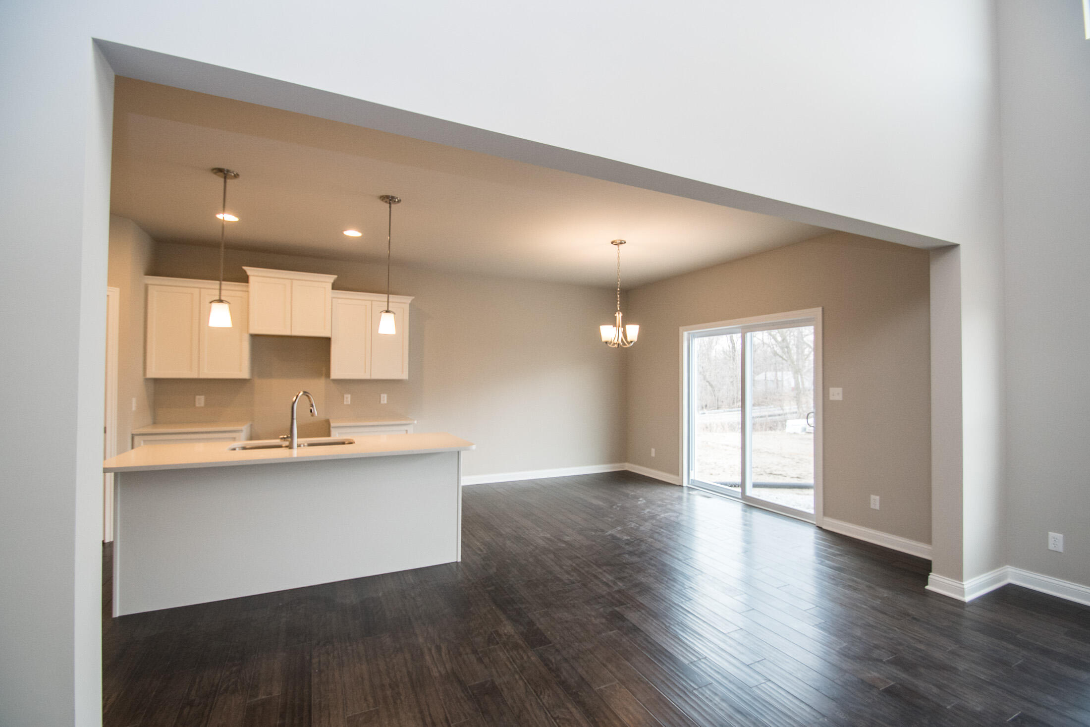 1752 Forest Ridge Drive Valparaiso, IN 46385 - Photo 6 of 21 2200x1467