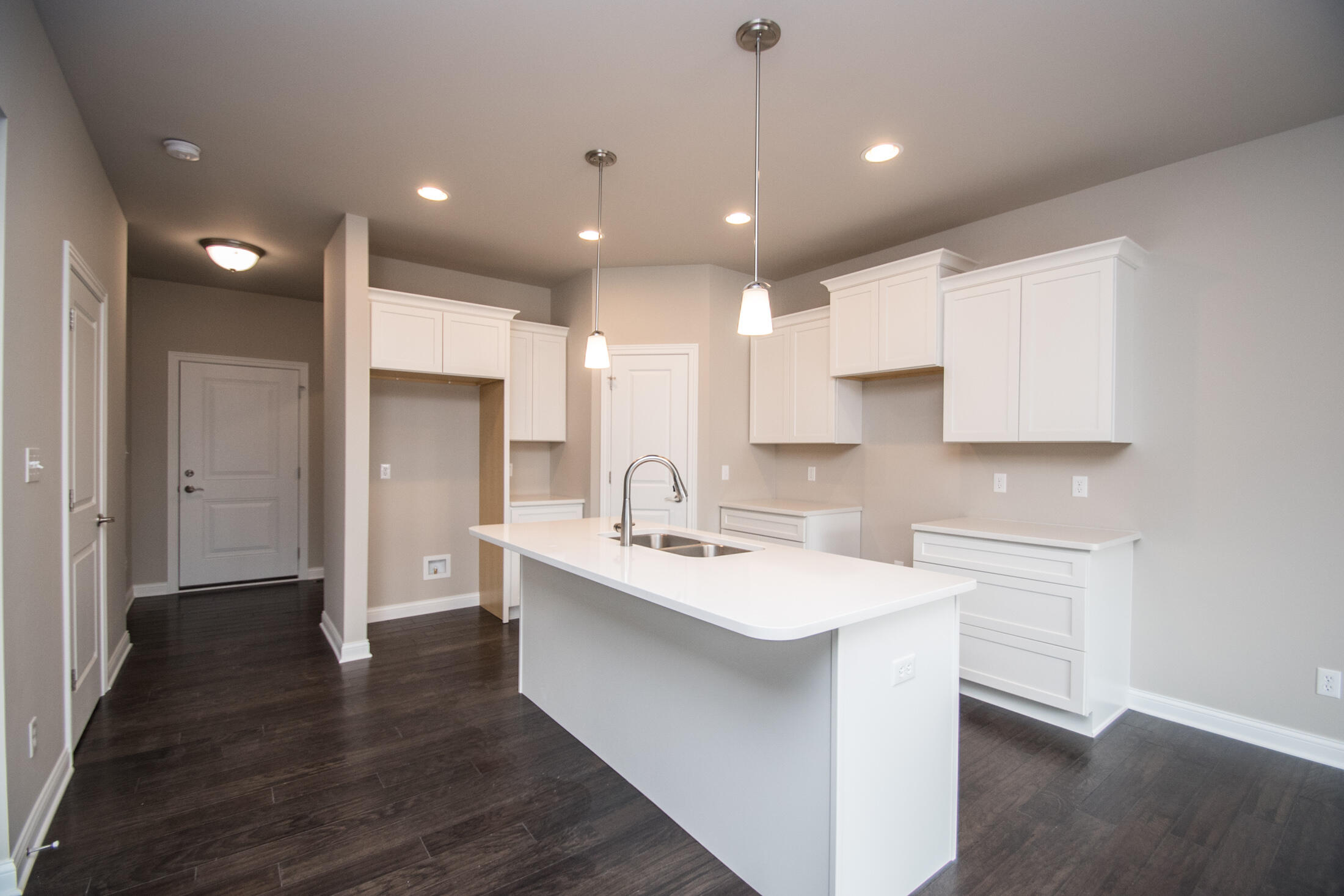 1752 Forest Ridge Drive Valparaiso, IN 46385 - Photo 7 of 21 2200x1467