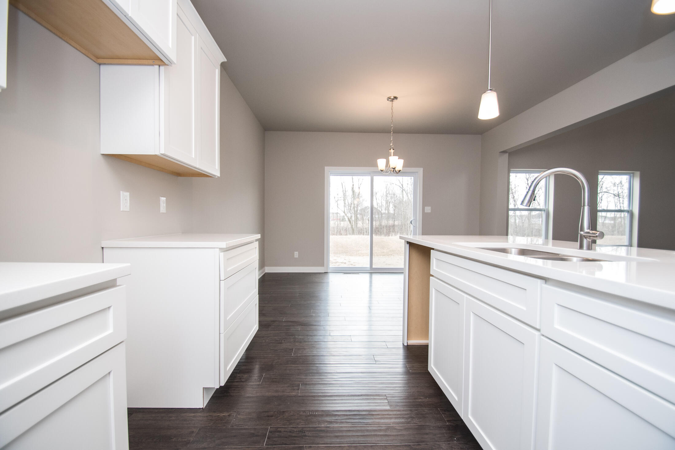 1752 Forest Ridge Drive Valparaiso, IN 46385 - Photo 10 of 21 2200x1467