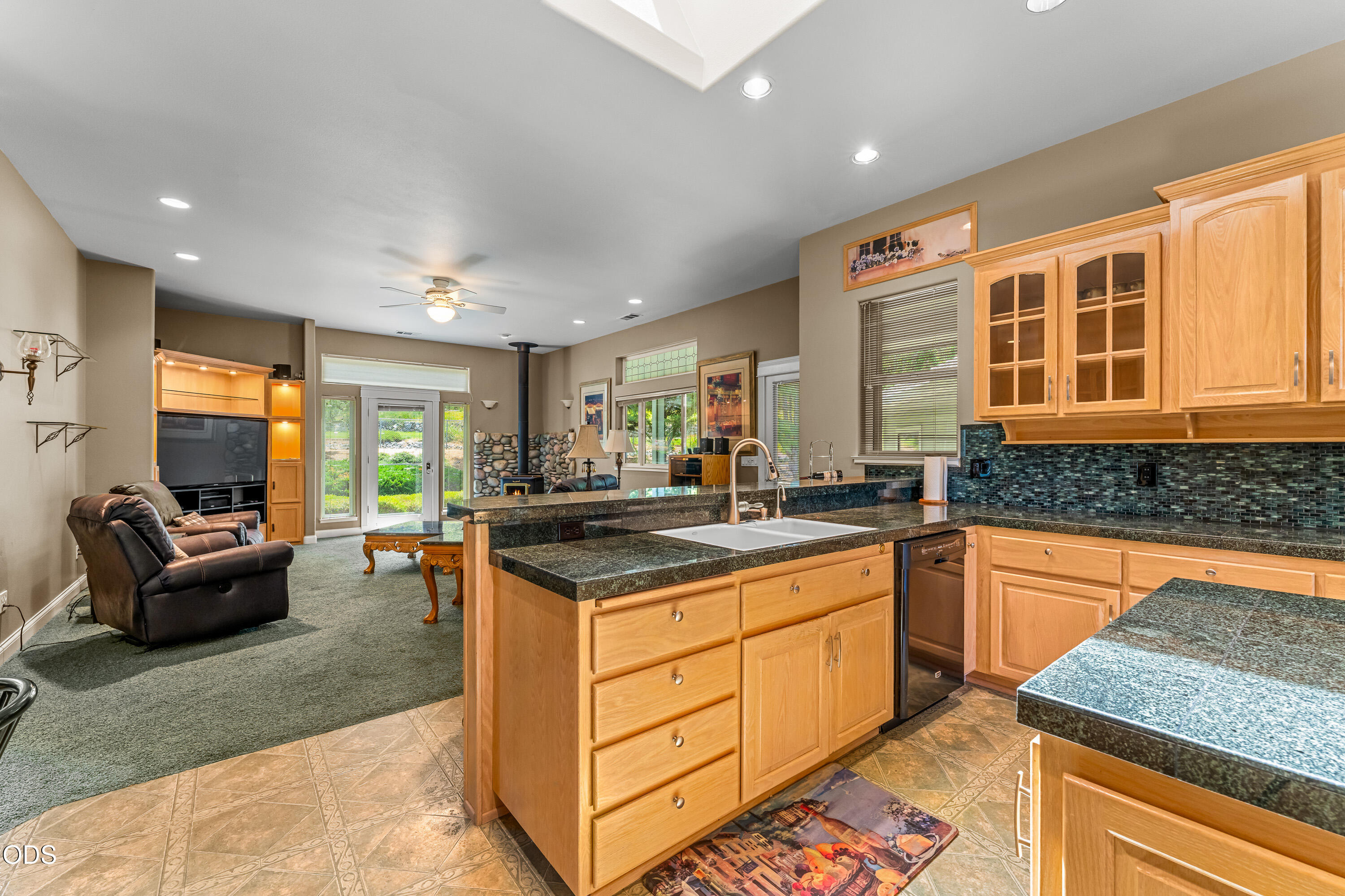 155 Kingsgate Way Grants Pass, OR 97527 - Photo 21 of 53