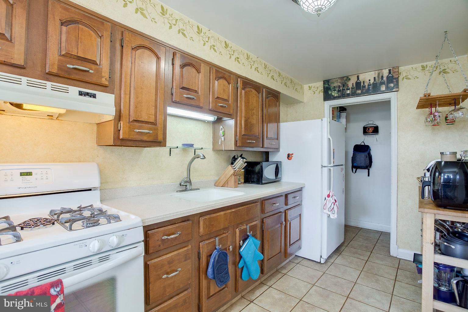 7811 Rockbourne Road Baltimore, MD 21222 - Photo 14 of 35 Kitchen