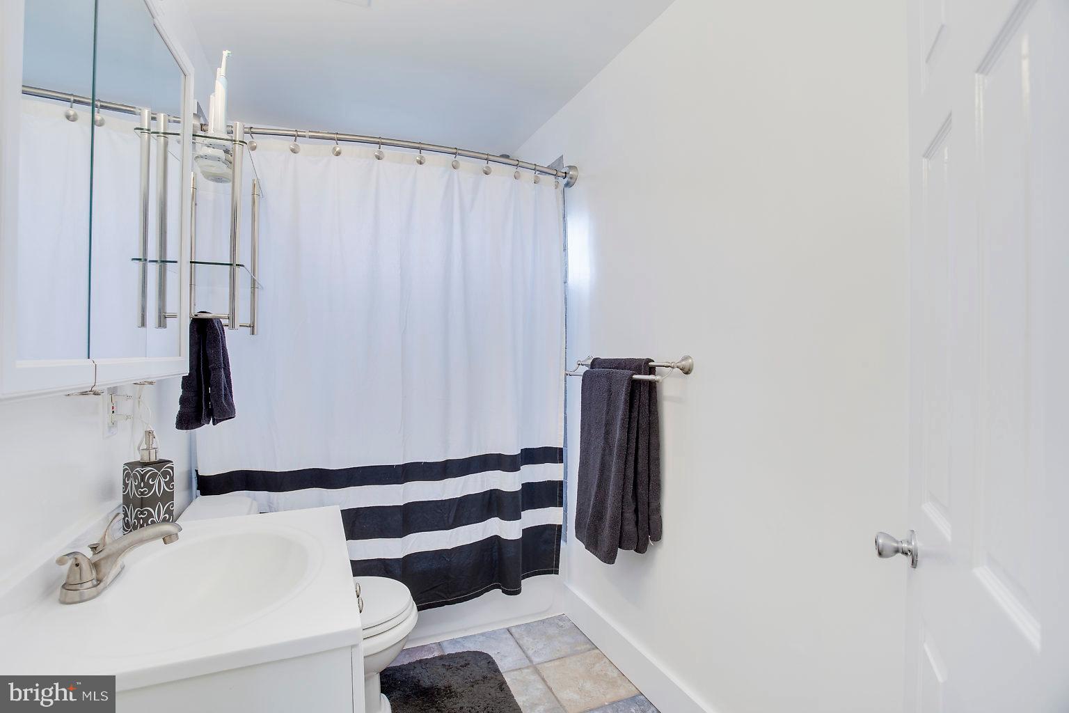 7811 Rockbourne Road Baltimore, MD 21222 - Photo 21 of 35 Full Bath Upper Level