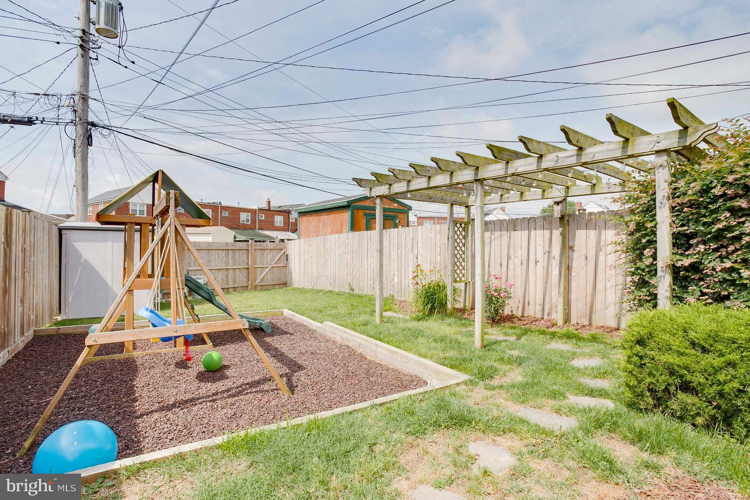 7811 Rockbourne Road Baltimore, MD 21222 - Photo 34 of 35 Playset/pergola