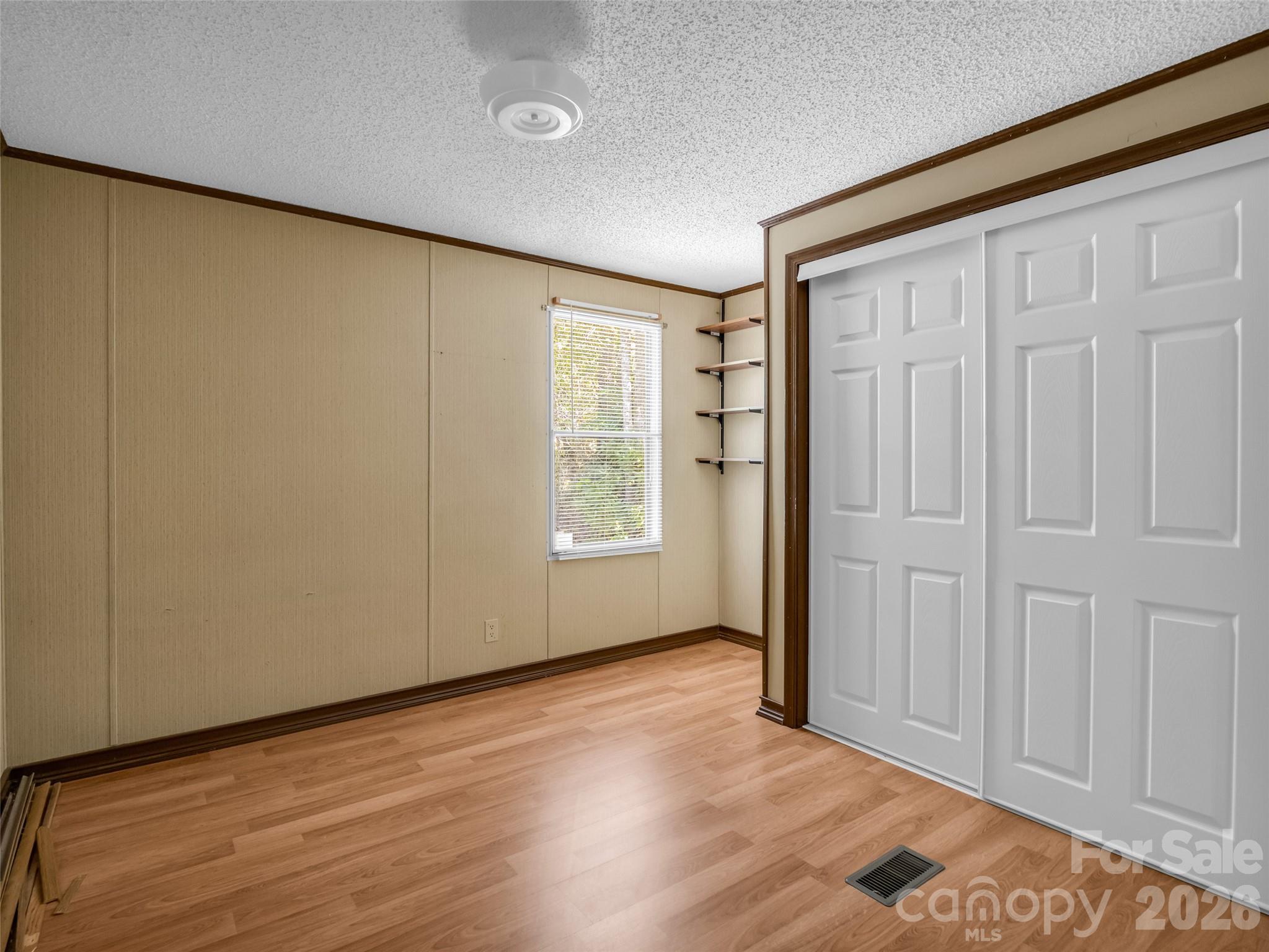 203 Rogat Road Hendersonville, NC 28792 - Photo 15 of 31 Gallery Image 15