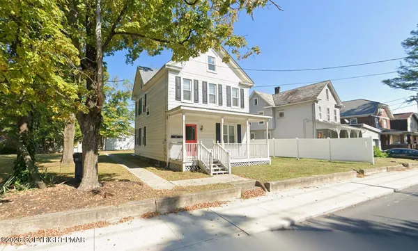 $1,750 | 1130 West Main Street, Unit 201, Stroudsburg, PA 18360