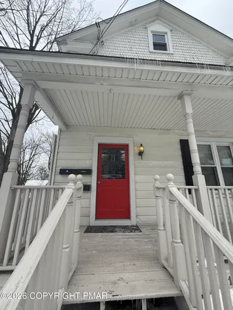 $1,750 | 1130 West Main Street, Unit 201, Stroudsburg, PA 18360