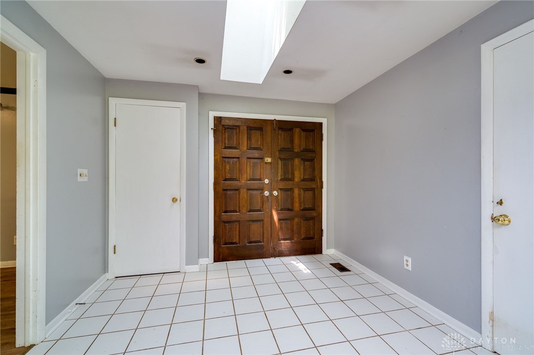 7800 Rain Tree Road Dayton, OH 45459 - Photo 5 of 52 Gallery Image 5