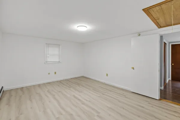 $2,550 | 323 Flagg Street, Unit 2, Bridgewater, MA 02324