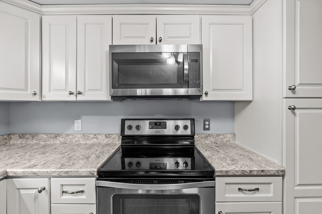 323 Flagg Street, Unit 2 Bridgewater, MA 02324 - Photo 2 of 24