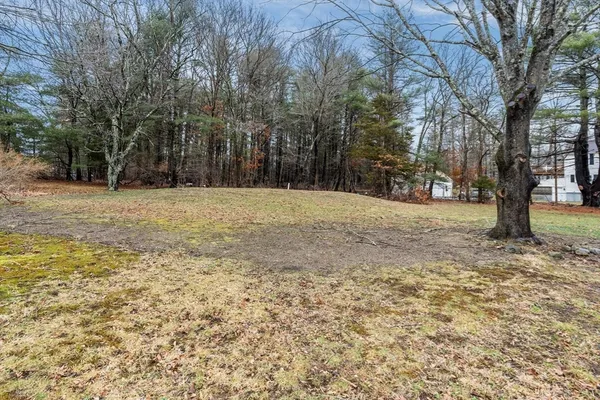 $2,550 | 323 Flagg Street, Unit 2, Bridgewater, MA 02324