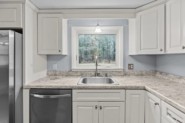 $2,550 | 323 Flagg Street, Unit 2, Bridgewater, MA 02324