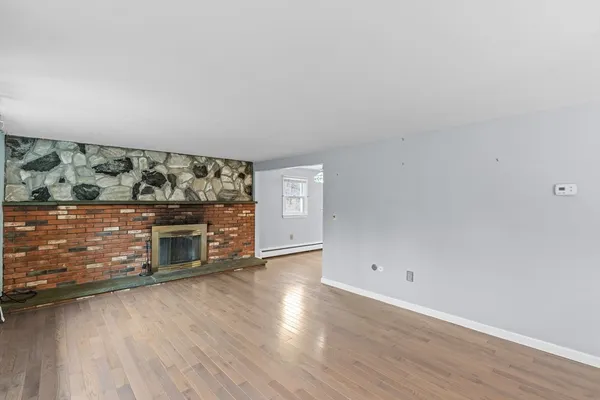 $2,550 | 323 Flagg Street, Unit 2, Bridgewater, MA 02324