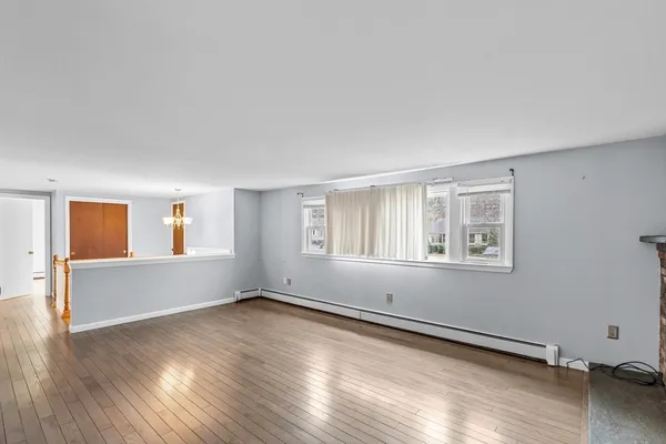 $2,550 | 323 Flagg Street, Unit 2, Bridgewater, MA 02324