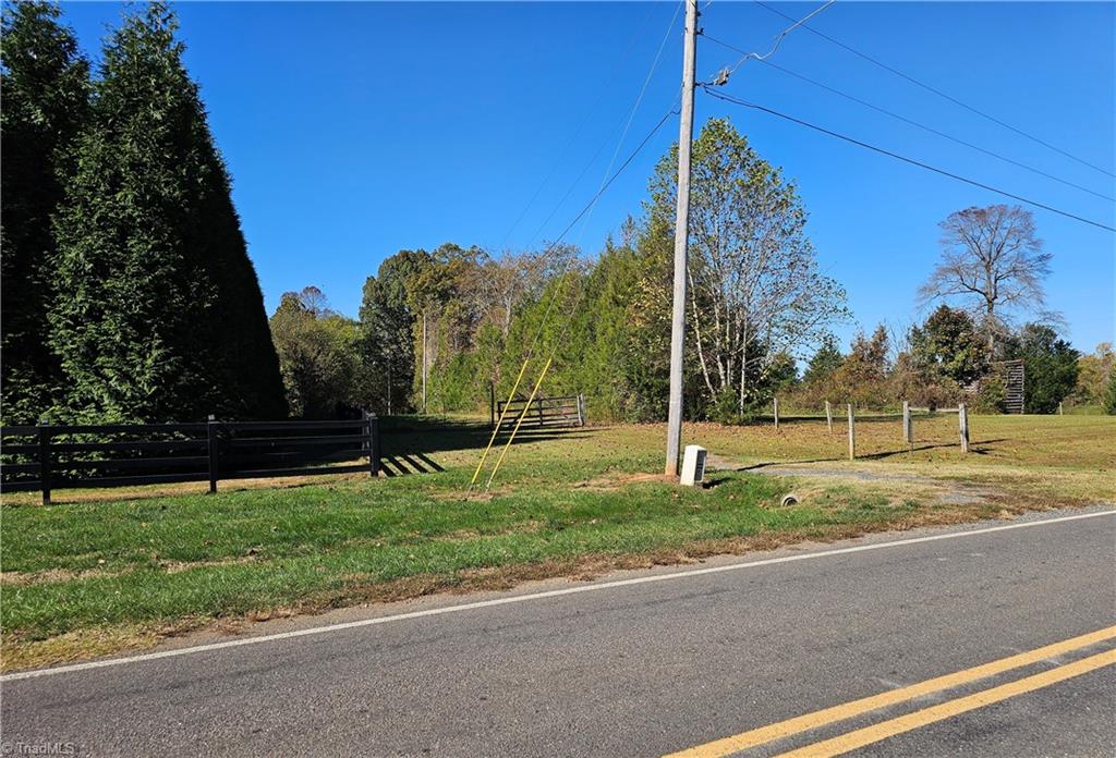 460 Mr Henry Road Mocksville, NC 27028 - Photo 5 of 12 Entrance to easement off Mr. Henry Rd