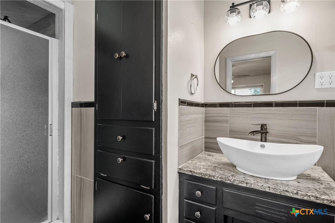 2417 Robin Road Temple, TX 76502 - Photo 19 of 27 Primary Bathroom