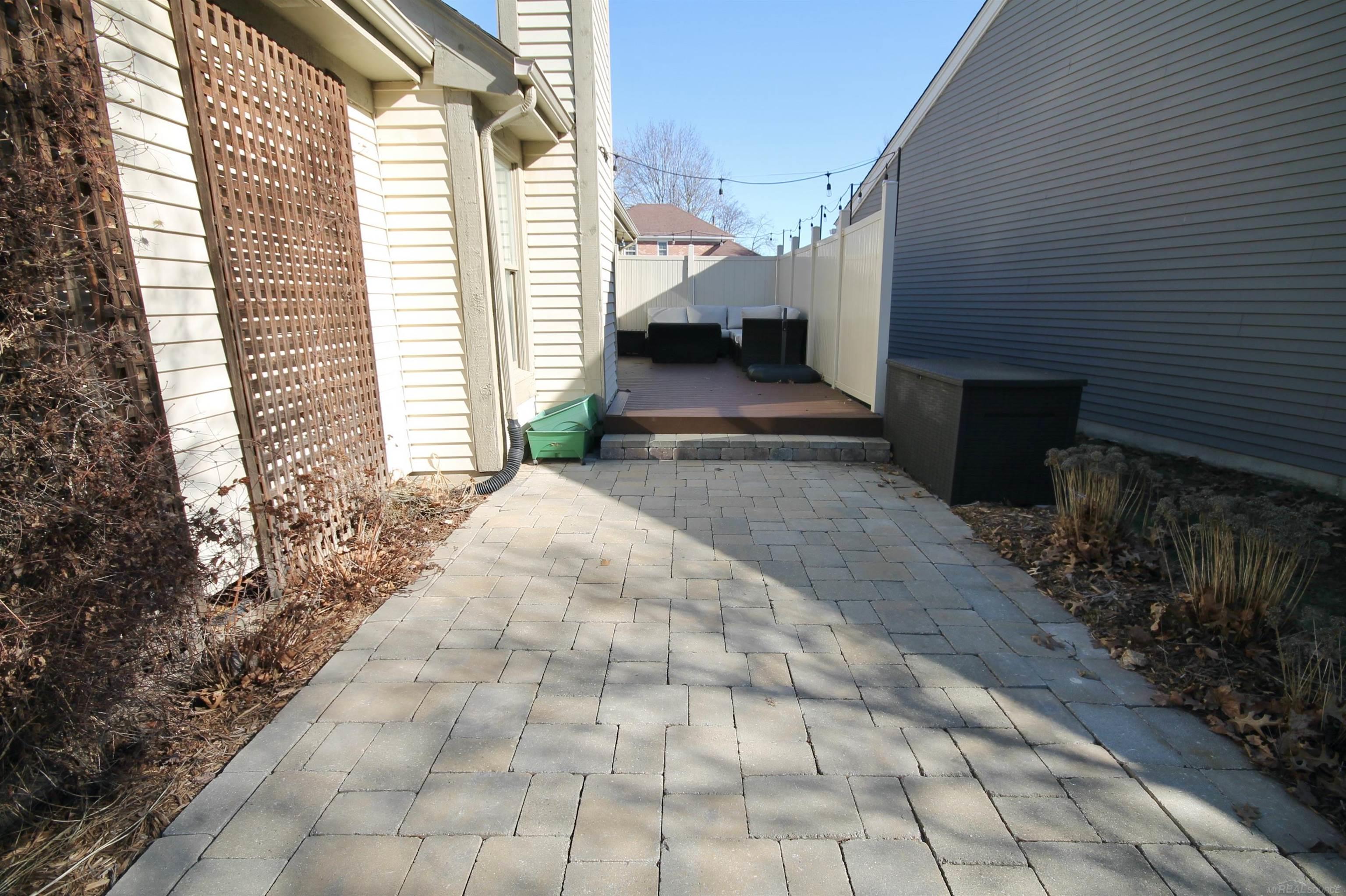 1596 Colony Drive Rochester, MI 48307 - Photo 40 of 45 50202406-ee6ae1ef-4dc2-4ac1-a904-27389c632e45.JPG