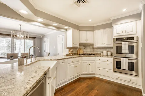 $550,000 | 6930 Oak Lane, Indianapolis, IN 46220